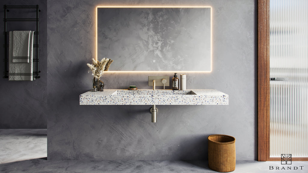 EDGE 120 cm Vegghengt Servant sett forfra i Terrazzo White fra Brandt Bad med vegghengt servantbatteri BOX006 og vannlås XACC167 i Brushed Nickel fra Tapwell.